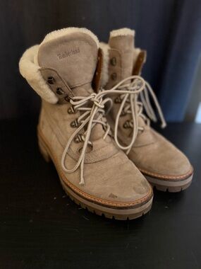 Timberland Women’s Light Brown Suede Lace-Up Shearling Boots